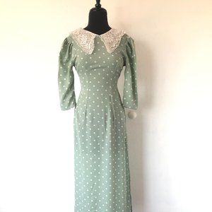 Traditional Vietnamese ao dai/dress